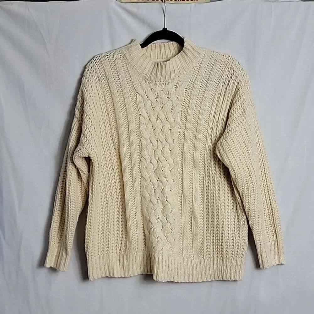 🖤5/$20🖤 FOREVER 21.. cream, oversized, chunky sweater..